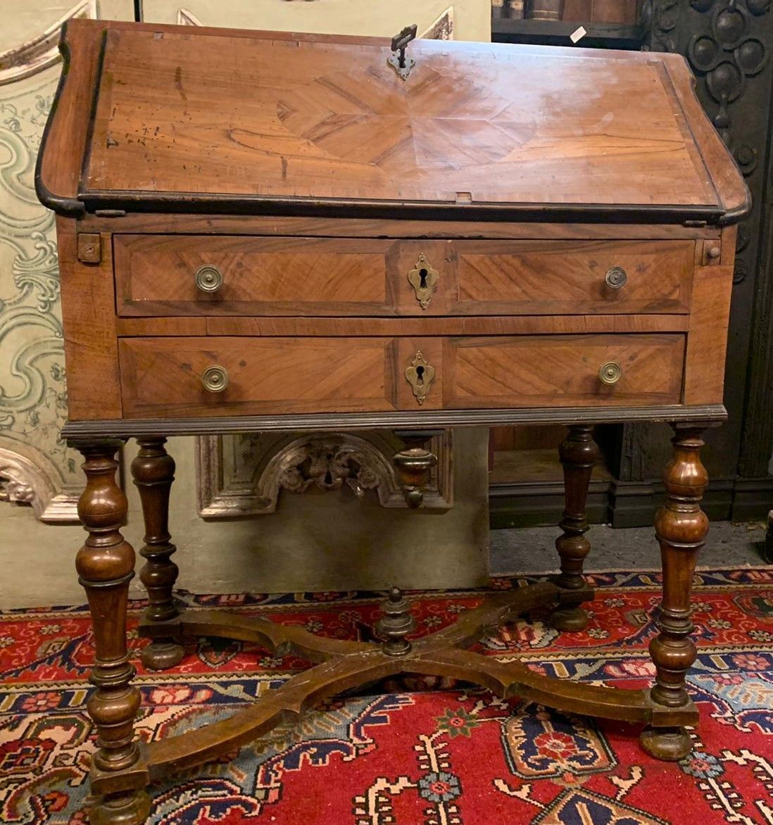 arm146 - Secrétaire en noyer avec croisillons, XVIIe/XVIIIe siècle, L 87 x H 101 x P 49 cm